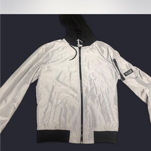 Hollister Men's Silver Windbreaker with Black Hood